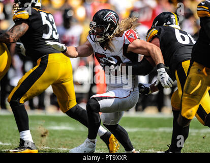 Pittsburgh, PA, USA. 7 Okt, 2018. Brooks Reed #50 Während der Pittsburgh Steelers vs Atlanta Falcons Spiel am Heinz Feld in Pittsburgh, PA. Jason Pohuski/CSM/Alamy leben Nachrichten Stockfoto