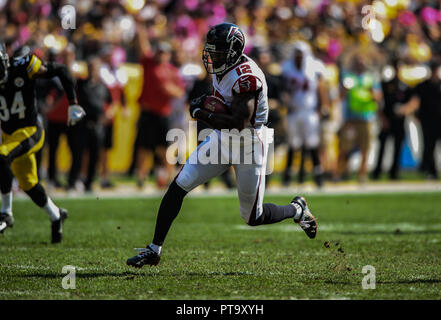 Pittsburgh, PA, USA. 7 Okt, 2018. Mohamed Sanu #12 Während der Pittsburgh Steelers vs Atlanta Falcons Spiel am Heinz Feld in Pittsburgh, PA. Jason Pohuski/CSM/Alamy leben Nachrichten Stockfoto