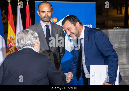 Lyon, Frankreich. 8. Okt 2018. Matéo Salvini Innenminister Italiens und Edouard Philippe französischer Premierminister und Minister des Innern unter Rhone Präfektur G6 Treffen in Lyon, Frankreich Quelle: FRANCK CHAPOLARD/Alamy leben Nachrichten Stockfoto