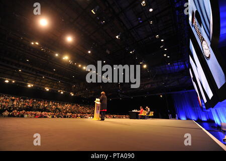 Glasgow, UK. 8. Okt 2018. Jeanne Freeman MSP-Kabinett Staatssekretär für Gesundheit und Sport am 2018 SNP Jahreskonferenz SECC Glasgow. Credit: Colin Fisher/Alamy leben Nachrichten Stockfoto