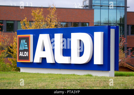 ALDI (UK) Supermarkt Sitz in Atherstone, North Warwickshire, England, UK. Stockfoto