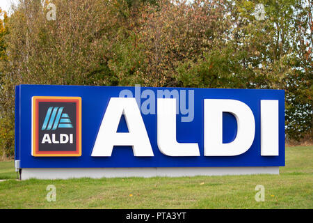 ALDI (UK) Supermarkt Sitz in Atherstone, North Warwickshire, England, UK. Stockfoto