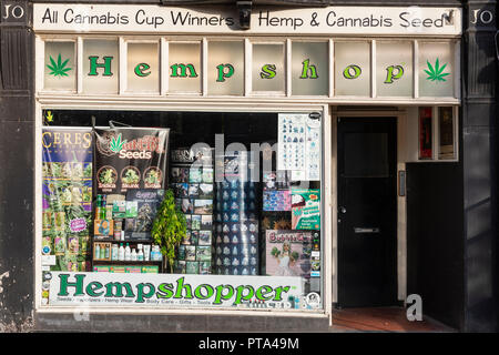 Ein Geschäft mit Hanf und Cannabis samen Produkte in Amsterdam, Niederlande Stockfoto