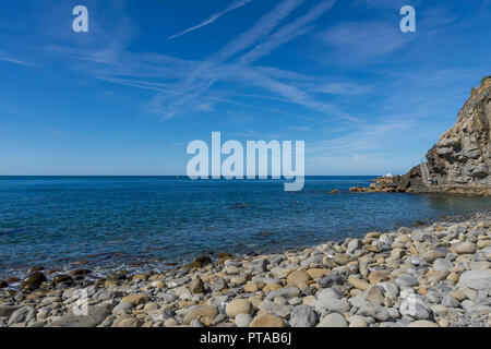 Der schöne Strand von Riomaggiore in einem Moment der Ruhe, Cinque Terre, Ligurien, Italien Stockfoto