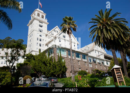 The Claremont Club & Spa auf der Oakland Berkeley in Kalifornien an einem sonnigen Tag. Das Hotel eröffnete im Jahr 1915. Stockfoto