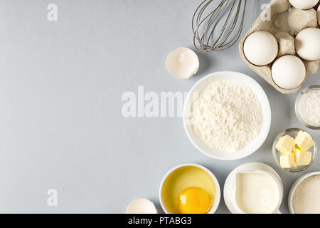 Hintergrund mit Zutaten zum Kochen, Backen, Flach, Ansicht von oben. Stockfoto