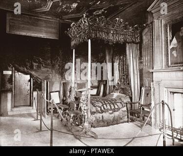 Queen Mary's Schlafzimmer zu Holyroodhouse, Edinburgh, Schottland, 1894. Schöpfer: Unbekannt. Stockfoto