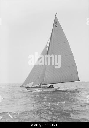 Die 8 Meter 'Ierne', 1914. Schöpfer: Kirk & Söhne von Cowes. Stockfoto