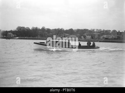 Mitcham 35 ft Stahl Motor starten. Schöpfer: Kirk & Söhne von Cowes. Stockfoto