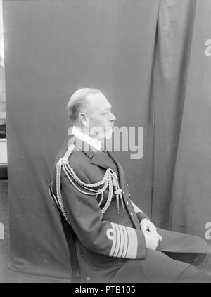 Studio Portrait von George V an Bord' HMY Victoria and Albert', c 1935 genommen. Schöpfer: Kirk & Söhne von Cowes. Stockfoto