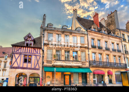 Traditionelles Gebäude in der Altstadt von Dijon, Frankreich Stockfoto