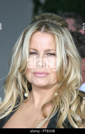 Jennifer Coolidge 04/11/06 AMERICAN DREAMZ @ ArcLight Hollywood Foto von Jun Matsuda/HNW/PictureLux Datei Referenz # 33680 332 HNW Stockfoto