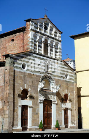 Die Kirche von San Pietro Somaldi ist eine Kirche von Lucca, in den gleichen Namen Square entfernt. Im 8. Jahrhundert von Summal gegründet und von König Astol gespendet Stockfoto