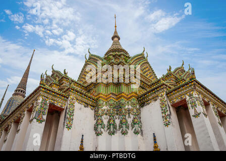 Schöne Details von Pagoden von Wat Phra Tempel Mosaik, Bangkok, Thailand Stockfoto