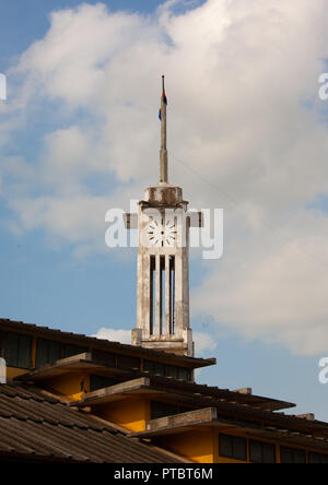 Zentralmarkt Phsar thom Clock Tower, Battambang Provinz, in Battambang, Kambodscha Stockfoto