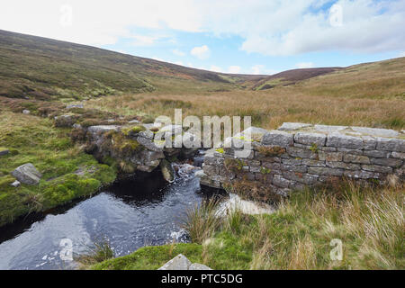 Bleibt der Blakethwaite Bergbau Dämme Teil des oberen Gunnerside Gill Lead Mining Industry Water Management System, mit dem sich das Dressing flo geliefert Stockfoto