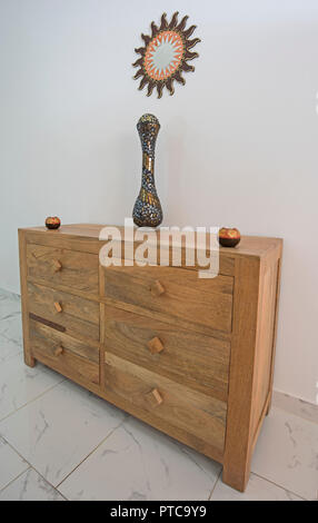 Interior Design Einrichtung Einrichtung von Luxus zeigen home Schlafzimmer mit Holzmöbeln Stockfoto