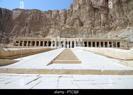 Hatschepsut-Tempel, Ägypten, Luxor, Theben, Der el-Bahri Stockfoto ...