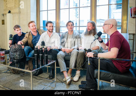 2018 Toronto Film Festival 'Haus des Hosts Aurora' ein Interview mit den Schauspielern von Outlaw King' Mit: Billy Howle, Tony Curran, Aaron Taylor-Johnson, Chris Pine, David Mackenzie, Steve Weintraub Wo: Toronto, Kanada, wenn: 7. Sep. 2018 Credit: Lu Chau/WENN.com Stockfoto