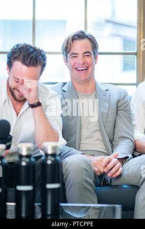 2018 Toronto Film Festival 'Haus des Hosts Aurora' ein Interview mit den Schauspielern von Outlaw King' Mit: Aaron Taylor-Johnson, Chris Pine, Wo: Toronto, Kanada, wenn: 7. Sep. 2018 Credit: Lu Chau/WENN.com Stockfoto