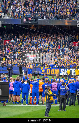 West Coast Eagles premiership Spieler und Kapitän Shannon Hurn auf der Bühne feiern nach 2018 AFL Grand Final am MCG Melbourne, Victoria, Australien. Stockfoto