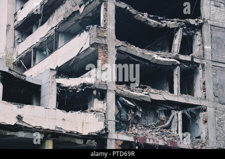 Jugoslawische Bundesministerium der Verteidigung Gebäude (durch die NATO 1999 bombardiert), Nemanjina Street, Belgrad, Serbien, Balkan, September 2018 Stockfoto