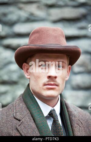 Original Film Titel: Lady Chatterley Liebhaber. Englischer Titel: LADY CHATTERLEY LIEBHABER. Jahr: 2015. Regie: JED MERCURIO. Stars: JAMES NORTON. Credit: Hartswood Serena Cullen Filme/Produktionen/Album Stockfoto