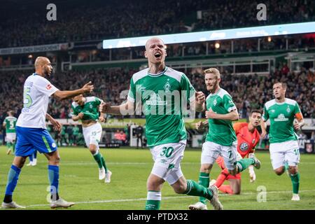 Bremen, Deutschland. 05 Okt, 2018. Davy KLAASSEN (HB) (vorne) jubelt nach seinem Tor zum 1:0; Fußball 1. 1. Fussballbundesliga, 7. Spieltag, SV Werder Bremen (HB) - VfL Wolfsburg (WOB) 2:0, 05.10.2018 in Bremen/Deutschland. | Verwendung der weltweiten Kredit: dpa/Alamy leben Nachrichten Stockfoto