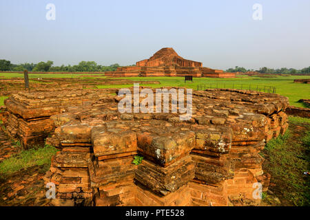 Paharpur buddhistischen Klosters von Paharpur Dorf in Badalgachhi Upazila unter Naogaon Bezirk von Bangladesch. Es gehört zu den bekanntesten Buddhistischen Vihar Stockfoto