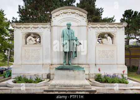 1915 Thomas Lowry Bronzestatue und Denkmal am Smith Triangle Park in Minneapolis, Minnesota, USA - Das Denkmal wurde von Karl Bitter entwickelt. Stockfoto