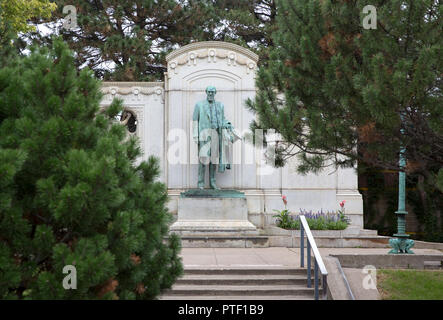 1915 Thomas Lowry Bronzestatue und Denkmal am Smith Triangle Park in Minneapolis, Minnesota, USA - Das Denkmal wurde von Karl Bitter konzipiert Stockfoto