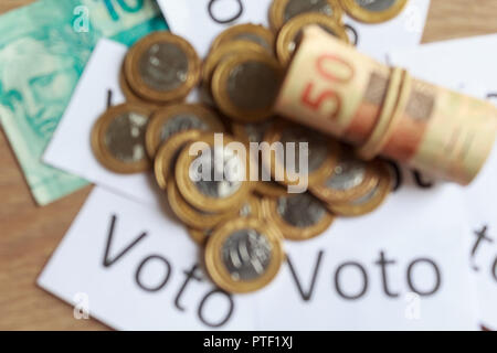 "Voto" (portugiesisch: Abstimmung), abstrakte Defokussierten auf politische Korruption in Brasilien und den Kauf von Stimmen bei Wahlen. Stockfoto