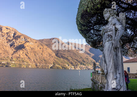 Lecco, Italy-April 1, 2018: Statue in der berühmten Villa del Balbianello in Lecco, Lombardei Stockfoto