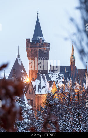 Blick auf das Schloss am Abend mit Beleuchtung. Harz, Deutschland Stockfoto