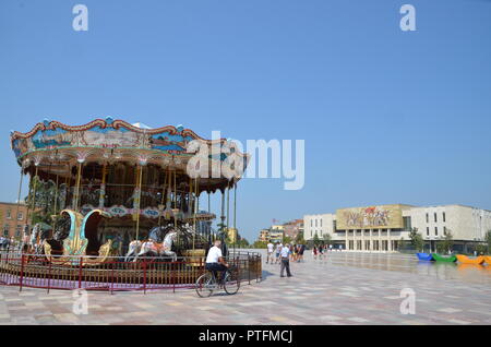 Das alte Karussell in Skanderbeg Square Tirana Albanien Stockfoto