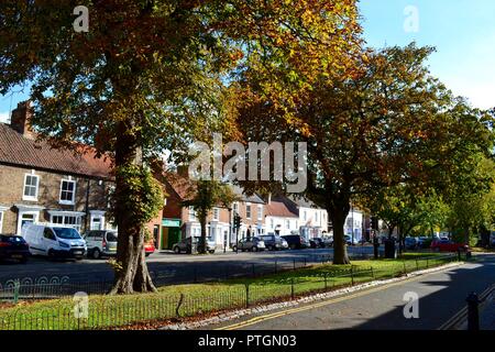 Atemberaubende bunte Bilder von Norton Dorf, Stockton-on-Tees, Großbritannien im Herbst Stockfoto