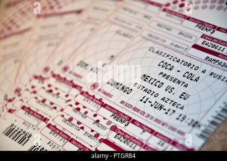 Tickets für die CONCACAF WM-Qualifikationsspiel Spiel zwischen Mexiko und den Vereinigten Staaten im Aztekenstadion in Mexiko-Stadt, 11. Juni 2017 gespielt. Stockfoto