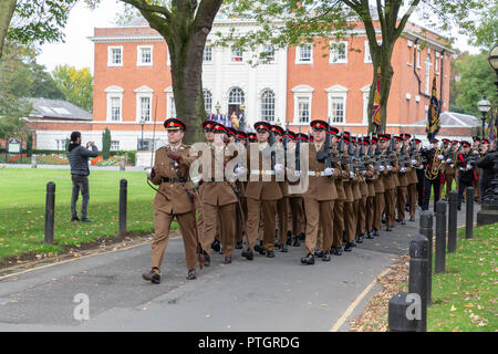 Freitag, 5. Oktober, die 1 Bataillon des Herzogs von Lancaster's Regiment ausgeübt ihr Recht als Ehrenbürgern der Gemeinde durch die Parade durch die Kriegführenden Stockfoto