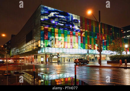 Montreal, Kanada, 8. Oktober, 2018. nächtliche Bild des Palais de Congres nach einem Niederschlag. Credit: Mario Beauregard/Alamy leben Nachrichten Stockfoto