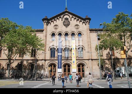 Die Universität von Barcelona in Katalonien am 17. April 2018. Vom Architekten Elies Rogent konzipiert, das Gebäude wurde im Jahr 1882 abgeschlossen. Stockfoto