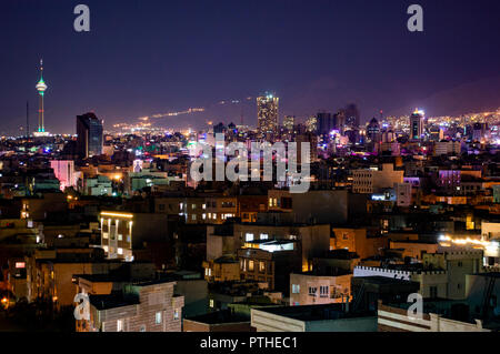 Ein Blick auf Teheran, Iran, bei Nacht Stockfoto