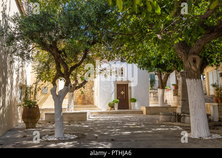 Tempel des Heiligen Kreuzes in der Bergstadt Archanes auf der Insel Kreta, Griechenland Stockfoto