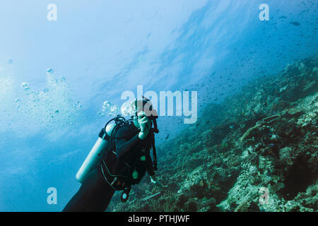 Portrait Scuba diver Unterwasser, Vava'u, Tonga, Pazifik Stockfoto