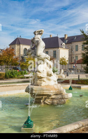 Brunnen auf dem Place de la Libération, Troyes, Aube, Franche-Comté, Grand-Est, Frankreich Stockfoto