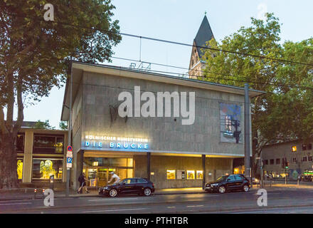 Brutalistischer 'die Brücke' von Wilhelm Riphahn 1949-50 vormals British Council, heute Kolnischer Kunstverein, Hahnenstraße Köln Nordrhein-Westfalen Deutschland Stockfoto