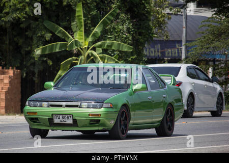 Chiangmai, Thailand - 17. September 2018: Mit dem eigenen Auto, Nissan Cefiro. Auf der straße Nr. 1001, 8 km von Chiang Mai City. Stockfoto