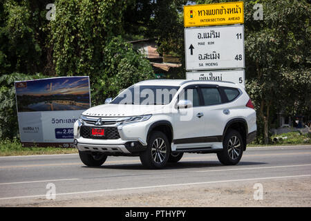 Chiangmai, Thailand - 17. September 2018: Private Mitsubishi Pajero SUV-Auto. Auf der straße Nr. 1001 8 km von Chiang Mai City. Stockfoto