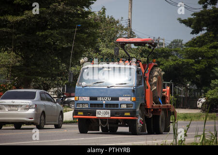 Chiangmai, Thailand - 17. September 2018: Private Isuzu Cargo Truck. Foto an der Straße Nr. 1001 etwa 8 km von der Innenstadt von Chiang Mai, Thailand. Stockfoto