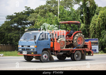 Chiangmai, Thailand - 17. September 2018: Private Isuzu Cargo Truck. Foto an der Straße Nr. 1001 etwa 8 km von der Innenstadt von Chiang Mai, Thailand. Stockfoto