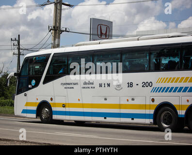 Chiangmai, Thailand - 20. September 2018: Scania 15 M-Bus der Firma Sombattour. Route Bangkok und Chiang Mai. Foto an der Straße Nr. 121 Chiangmai, thail Stockfoto